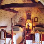 english-country-style-twin-beds