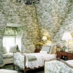 suzanne-tucker-marks-green-toile-chinoiserie-bedroom-attic-slanted-dramatic-ceiling-chandelier
