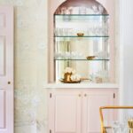anne-pearson-design-chinoiserie-dining-room-pink-lacquered-doors-cabinet-grandmillennial