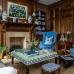 betsy-anderson-holiday-house-wood-paneled-living-room