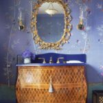 charlotte-moss-purple-lavendar-lilac-powder-room-chinoiserie-wallpaper-gracie