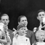 queen-elizabeth-buckingham-palace-balcony-coronation