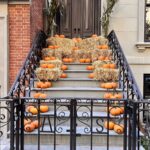 fall-in-new-york-city-manhattan-pumpkins-doorstep-