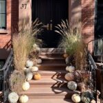 fall-in-new-york-city-manhattan-pumpkins-doorstep-10