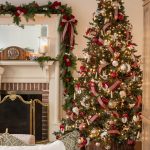 2022-Christmas-Tour-Living-Room-traditional-christmas-tree