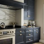 the-glam-pad-christopher-peacock-classic-kitchen-Scullery – Landino