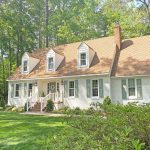 tuft-and-trim-colonial-williamsburg-style-architecture-home-painted-white