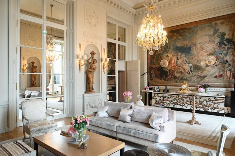 The Ann and Gordon Getty Collection, Joie by Ajiri Aki, and Karl Lagerfeld