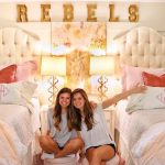 the-glam-pad-dorm-decor-5