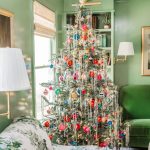Laura-Solensky- Design-Christmas-holiday-home-tour-The-Glam-Pad-christmas-tree
