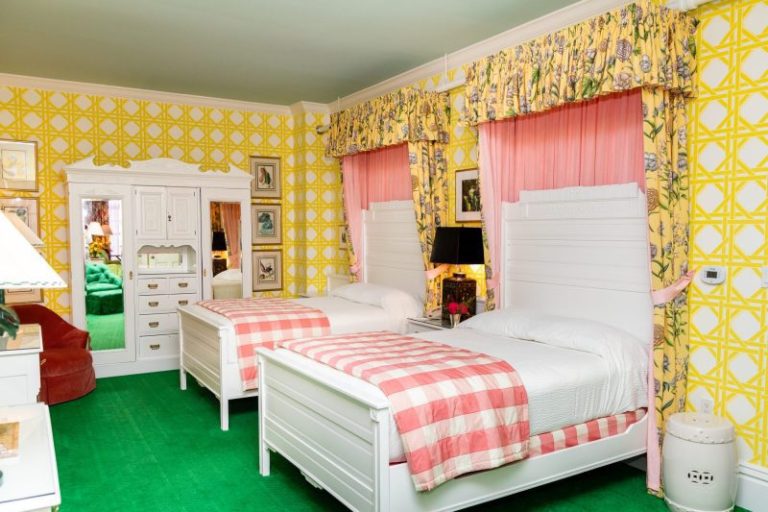 The Winter Show, Chefanie’s Valentine’s Day collection, and The Grand Hotel Carlton Varney Suite