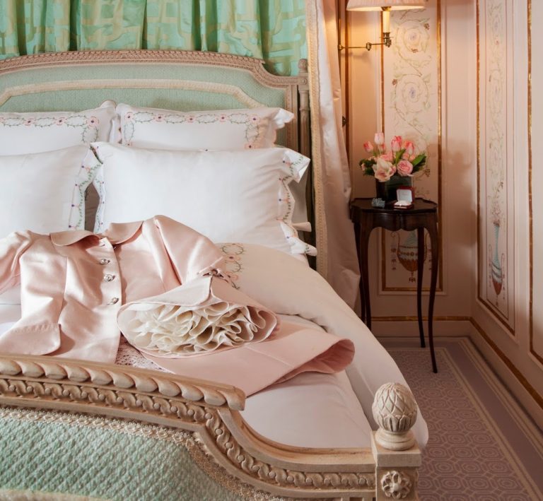 Coquette Core: The Feminine Allure of a Charming Trend