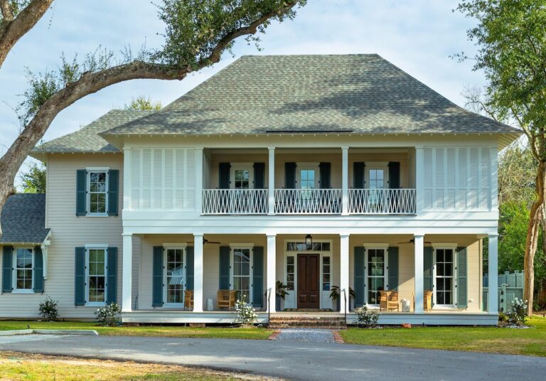 An Elegant Beach House by Chad Graci