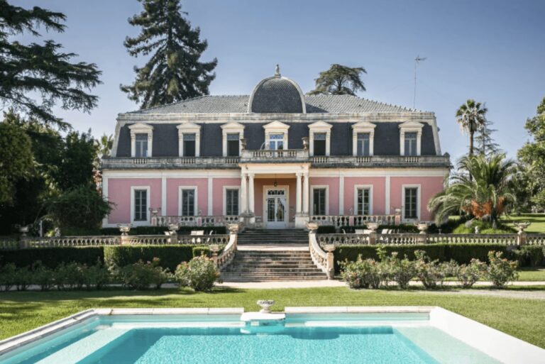 The Nordstrom Anniversary Sale, A Pink Palace in Portugal, and Leandra Cohen for Tressé