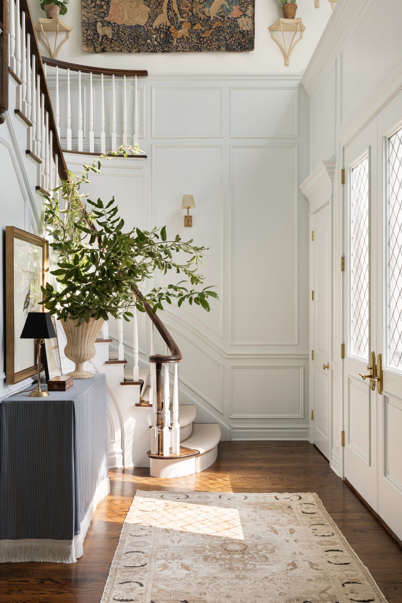 Before & After Lauren Lowe Transforms a '90s Mishmash House