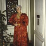 Ms. Apfel in a signature, layered look