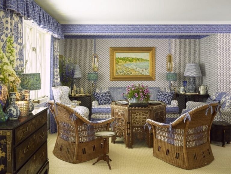 A Charming Blue and White East Hampton Carriage House