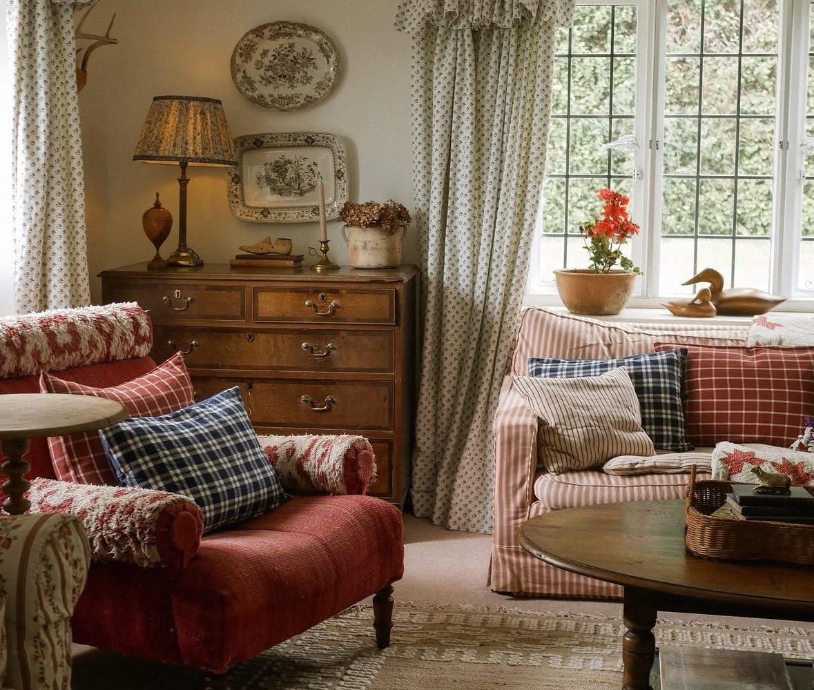 2 Cotswolds-countryside-Gloucestershire-UK-home-tour-english-country ...