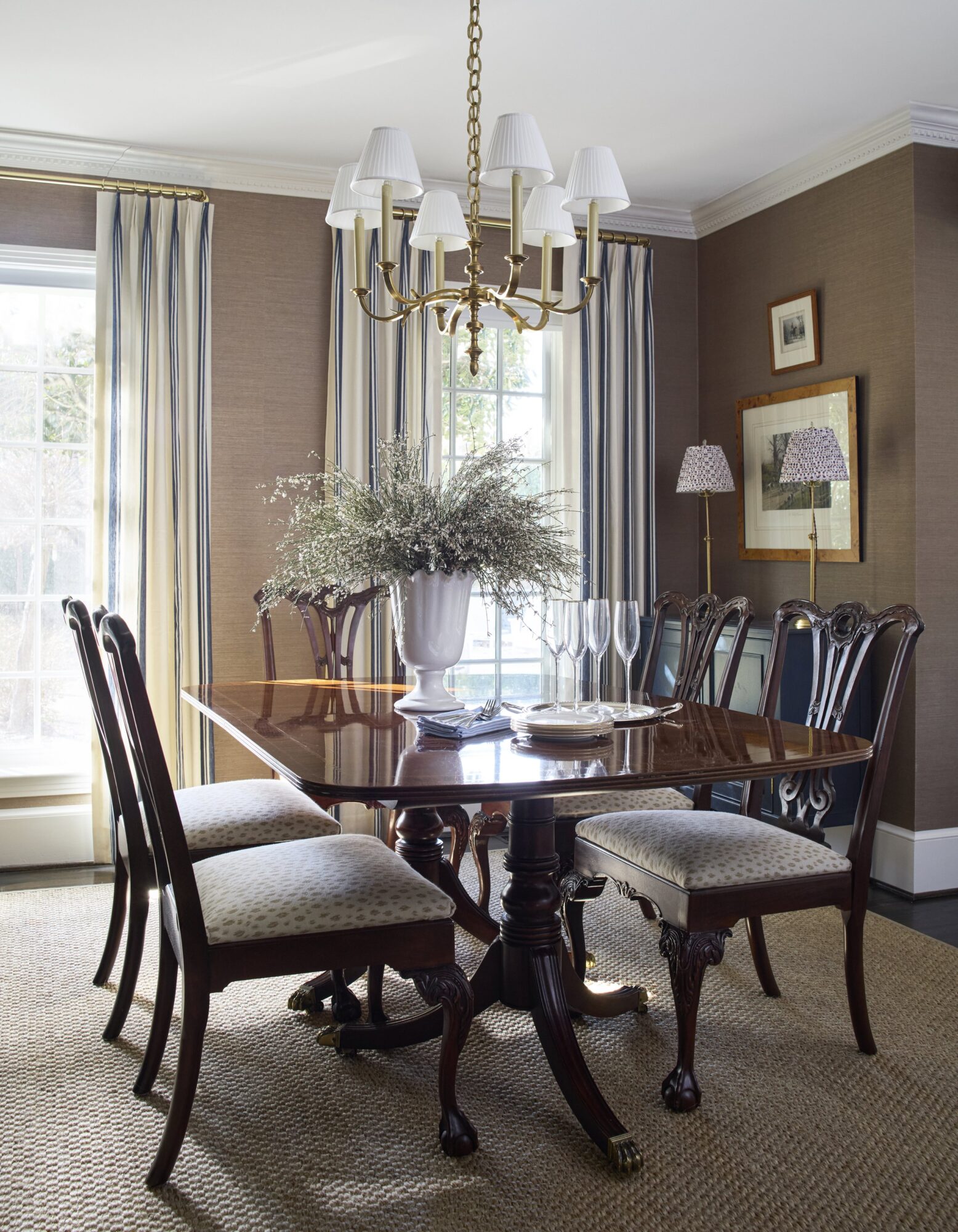 7_Ashley+Hanley+1948+Classic+McLean+Dining+Room - The Glam Pad