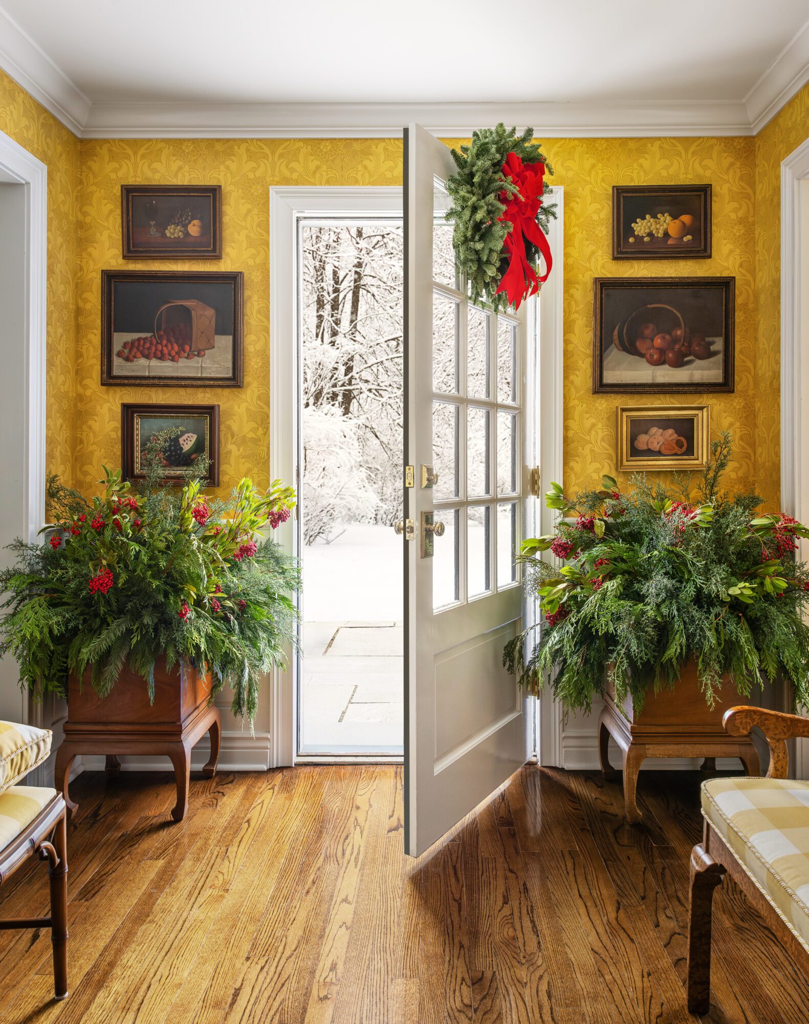 hollis-loudon-interior-design-christmas-holiday-home-tour-the-glam-pad ...