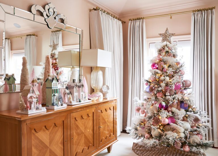 A Glamorous Little Christmas
